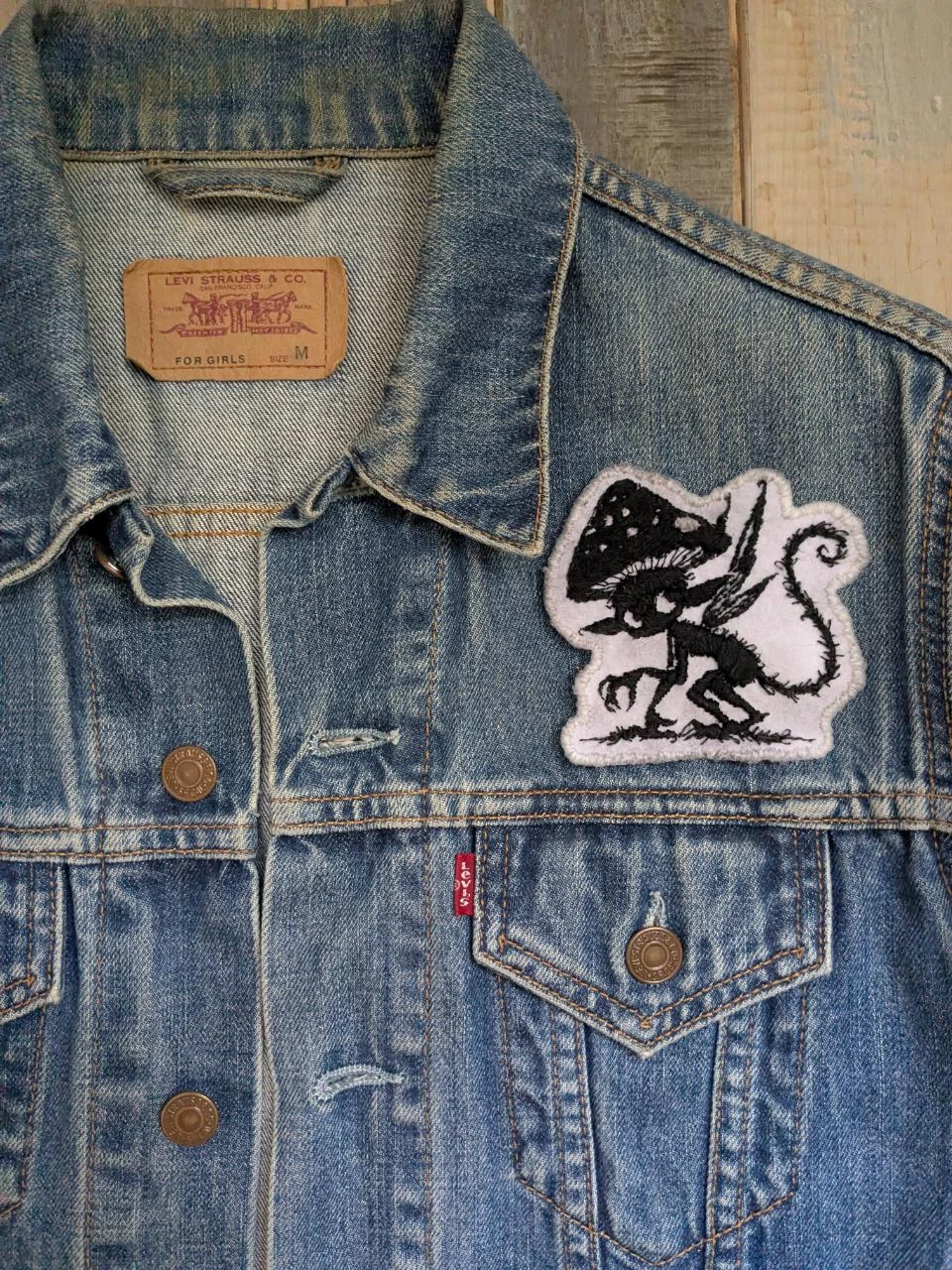 Patch dark fantasy brodé à la main